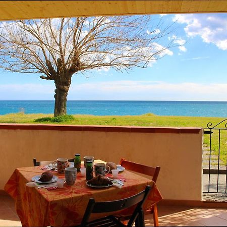 House On The Sea Villa Mascali Bagian luar foto